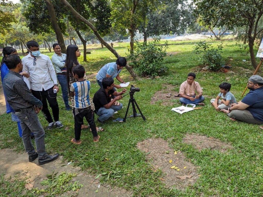 লো-অ্যাঙ্গেল ট্রাইপড সেটআপে ক্যামেরা পরিচালনা ও অন-সেট চিত্রনাট্য নির্দেশনা