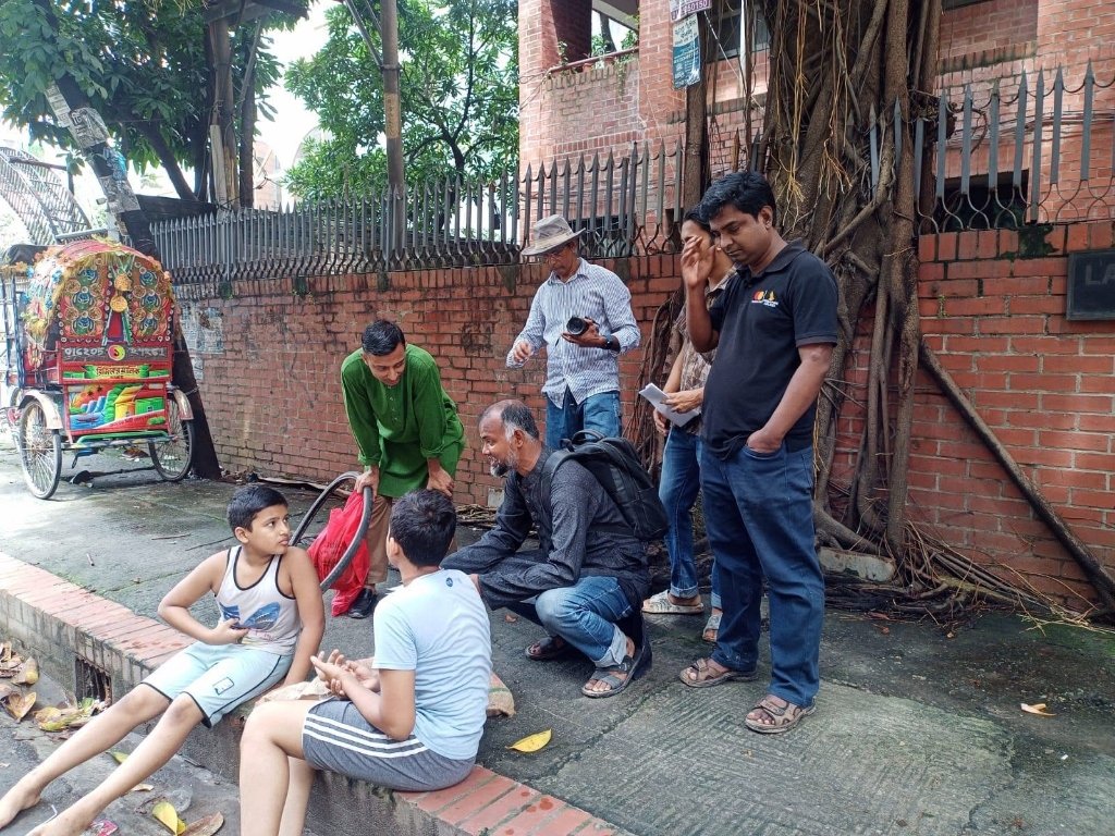 ফুটপাথ ও পথপার্শ্বে জটিল দৃশ্যধারণ পর্ব