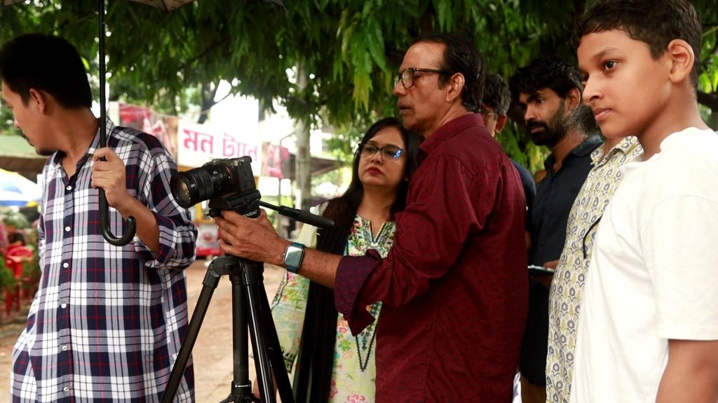 ৭৭তম ব্যাচ গ্রুপ-বি ক্যামেরার লেন্সে ফ্রেম পর্যবেক্ষণ