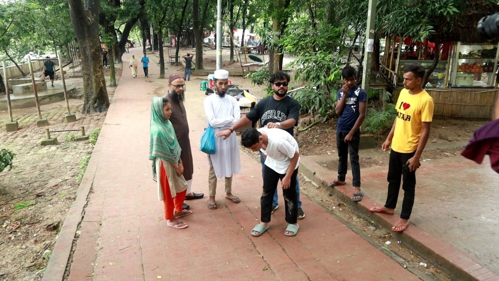 চরিত্রে ব্লকিং ও পর্যবেক্ষণ