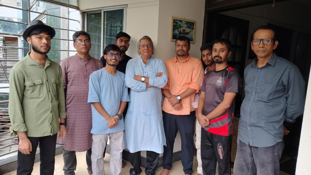 শুটিং শেষে শ্রদ্ধাভাজন মেন্টর ও ৭৮তম ব্যাচের টিম মেম্বারদের সম্মিলিত মুহূর্ত